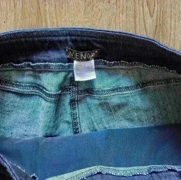 Venus Women's Jeans High Waist Dark Denim Skinny Leg Size Small NWOT - Picture 3 of 5